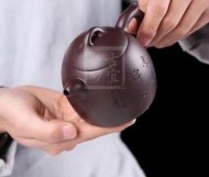 《秦權(quán)壺》